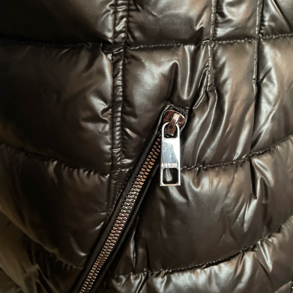 ***SOLD***Guess Channel Quilted Puffer Jacket - Size XL - Picture 8 of 16